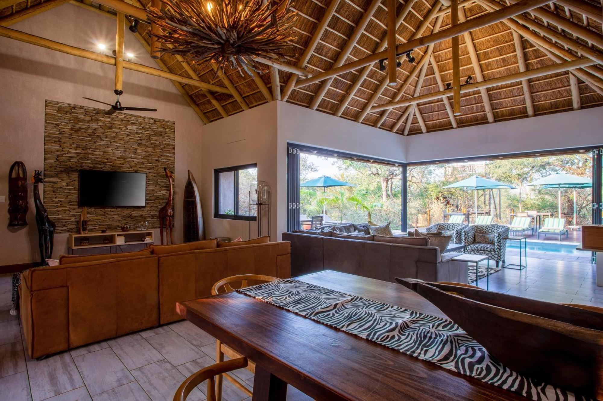 Moya Safari Villa Hoedspruit Exterior photo