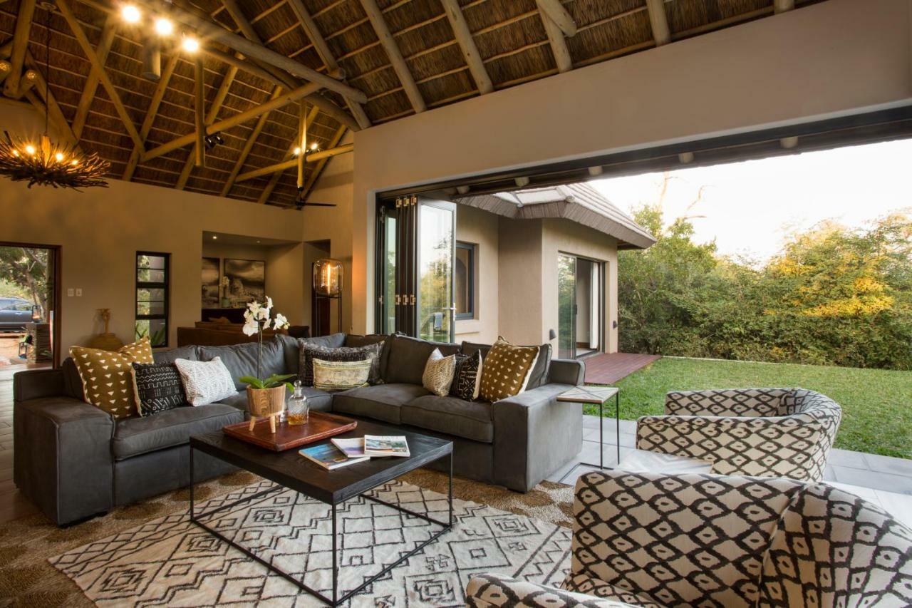 Moya Safari Villa Hoedspruit Exterior photo