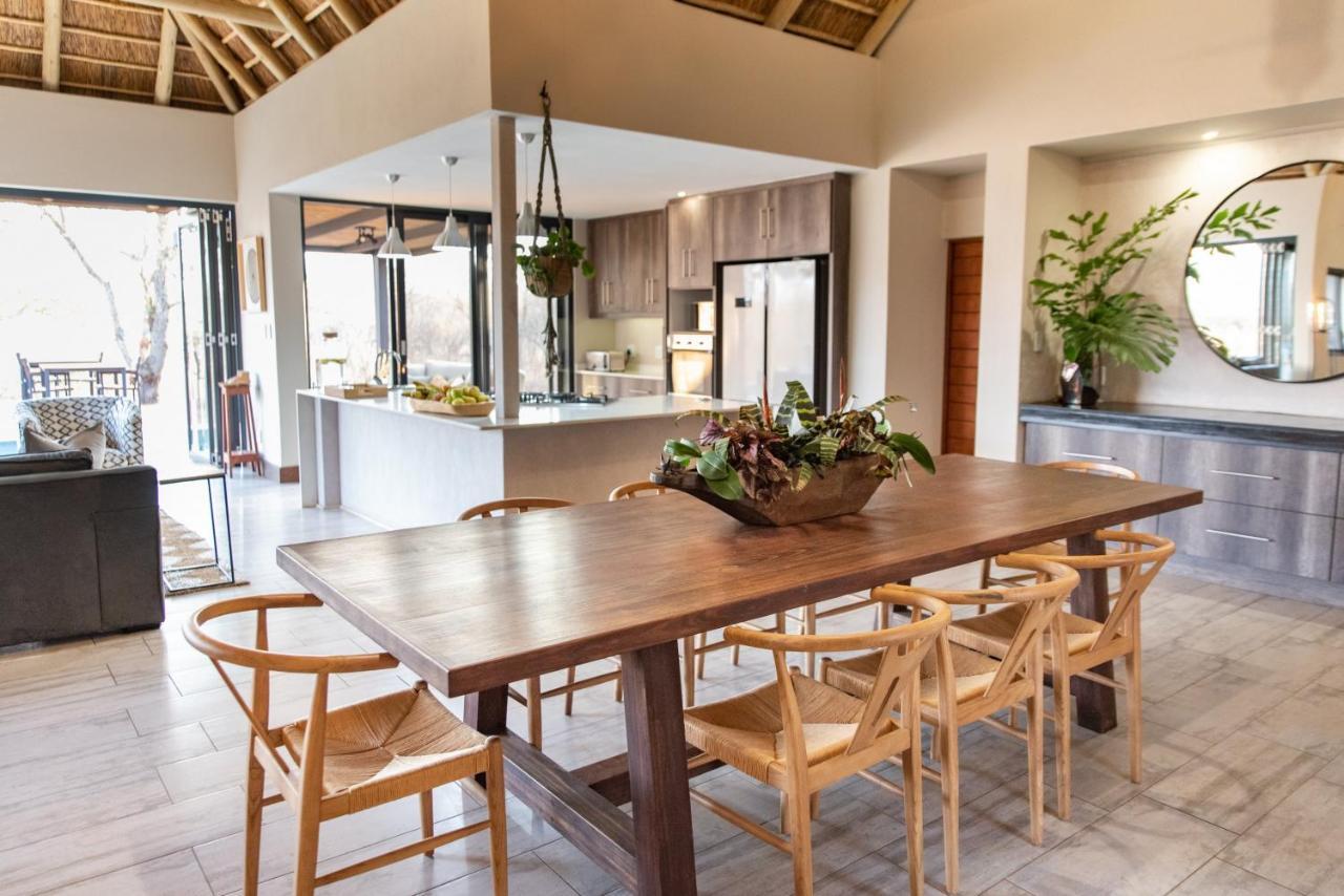 Moya Safari Villa Hoedspruit Exterior photo